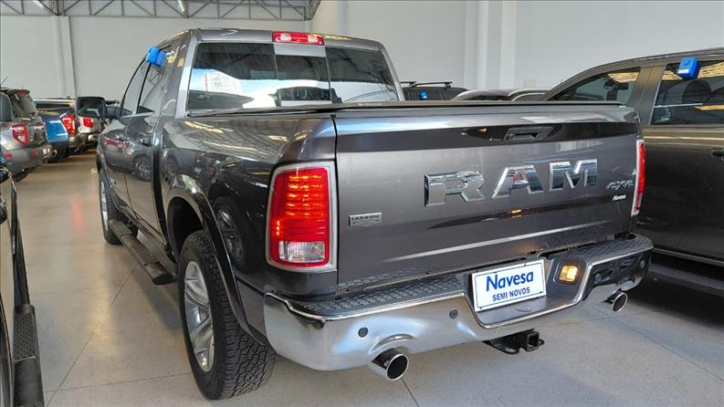  CLASSIC  5.7 V8 Laramie CD 4X4 2