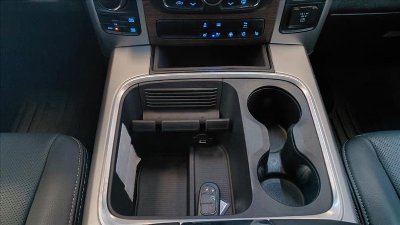  CLASSIC  5.7 V8 Laramie CD 4X4 11