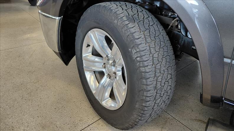  CLASSIC  5.7 V8 Laramie CD 4X4 15
