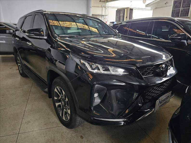  HILUX SW4  2.8 D-4d Turbo Diamond 7L 4X4 