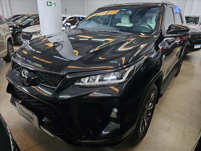  HILUX SW4  2.8 D-4d Turbo Diamond 7L 4X4 1