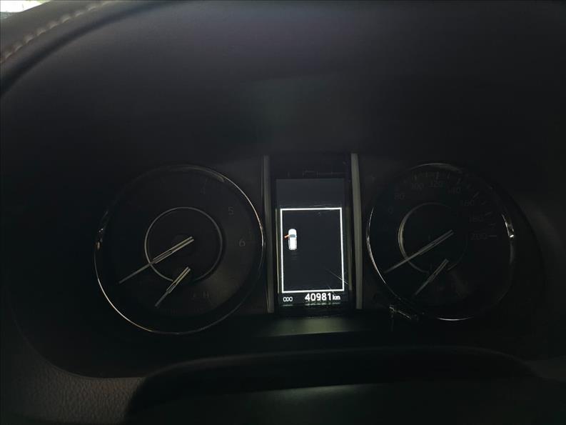  HILUX SW4  2.8 D-4d Turbo Diamond 7L 4X4 11