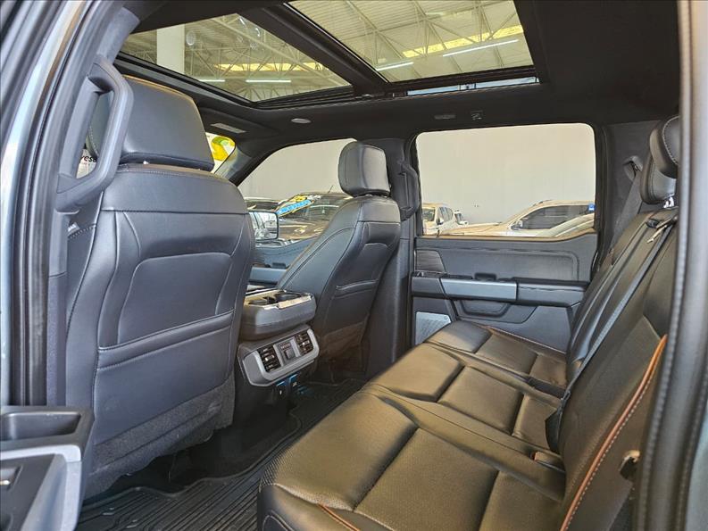  F-150  5.0 V8 CD Lariat FX4 6