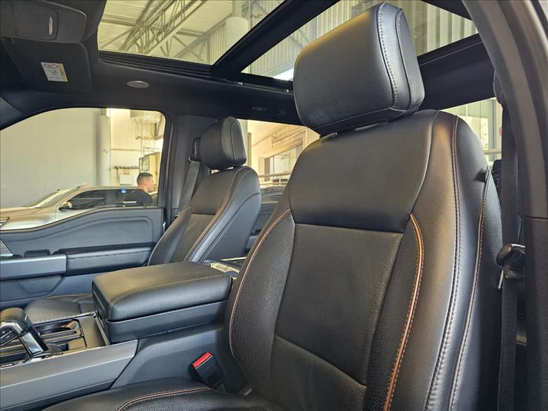  F-150  5.0 V8 CD Lariat FX4 9