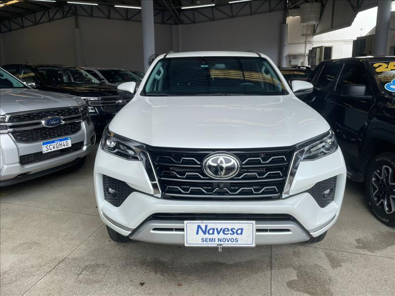  HILUX SW4  2.8 D-4d Turbo SRX 7L 4X4 1