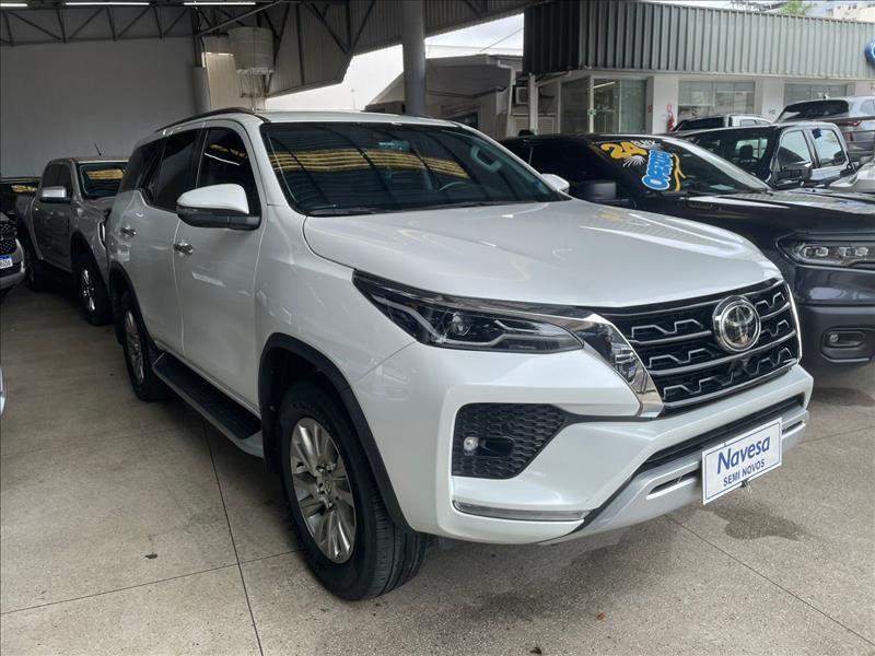  HILUX SW4  2.8 D-4d Turbo SRX 7L 4X4 2