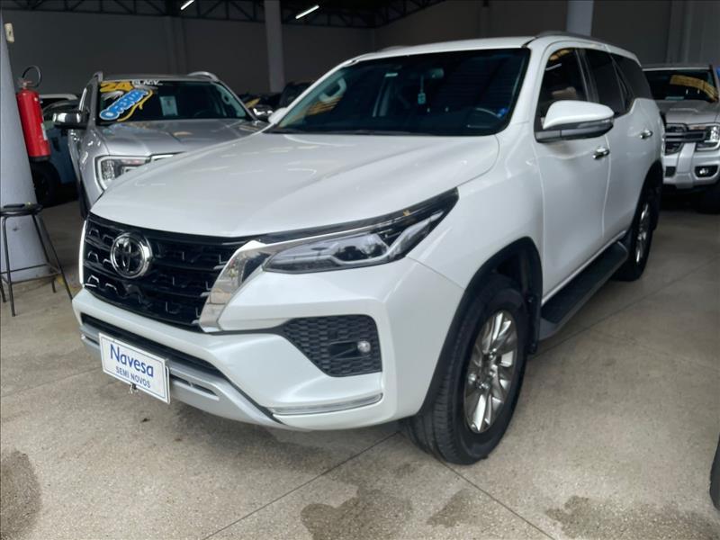  HILUX SW4  2.8 D-4d Turbo SRX 7L 4X4 11