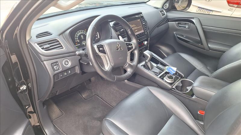  PAJERO SPORT  2.4 16V Mivec Turbo Legend Black AWD 6