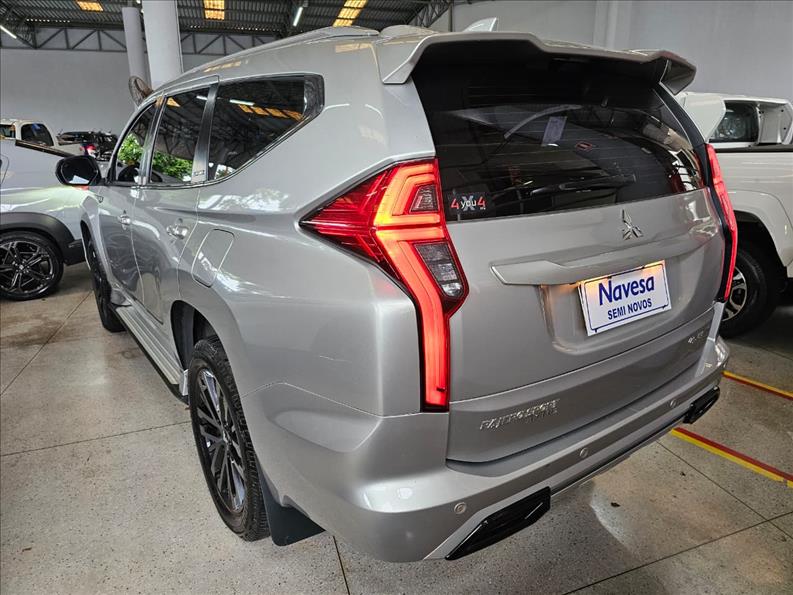  PAJERO SPORT  2.4 16V Mivec Turbo Legend Black AWD 2