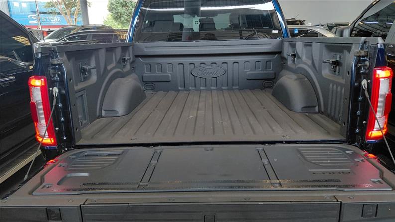  F-150  5.0 V8 CD Platinum FX4 13
