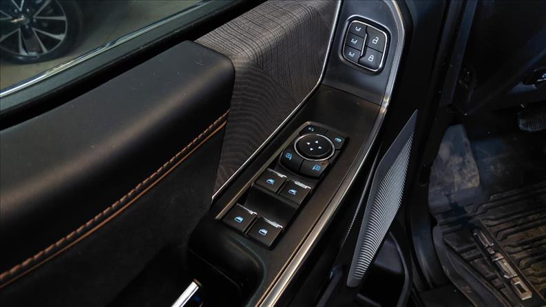  F-150  5.0 V8 CD Platinum FX4 10