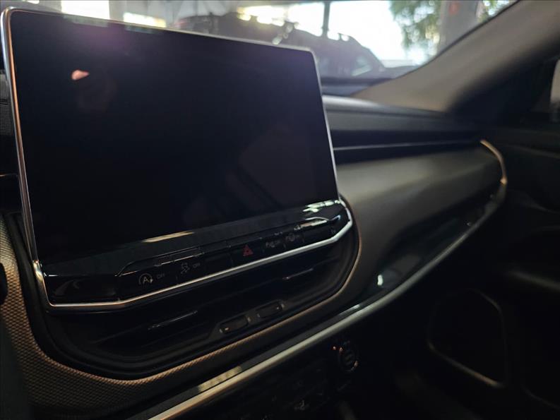  COMPASS  1.3 T270 Turbo Longitude 9