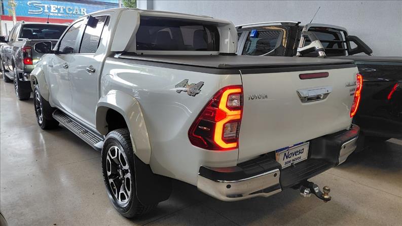  HILUX  2.8 D-4d Turbo CD SRX 4X4 3
