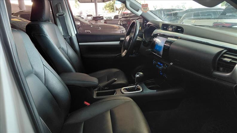  HILUX  2.8 D-4d Turbo CD SRX 4X4 7