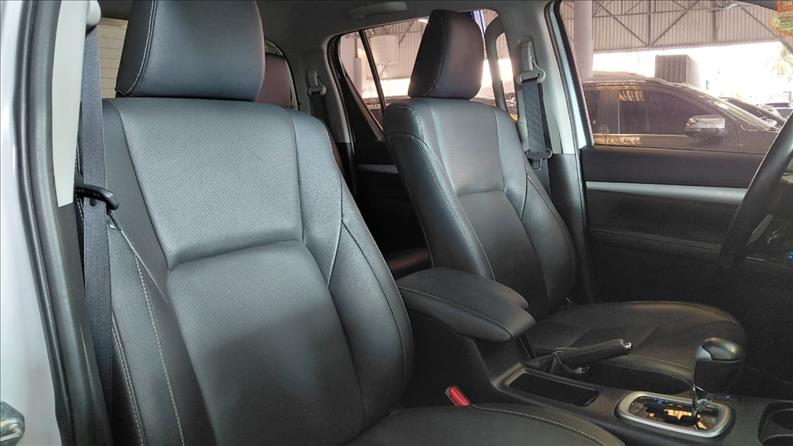  HILUX  2.8 D-4d Turbo CD SRX 4X4 8
