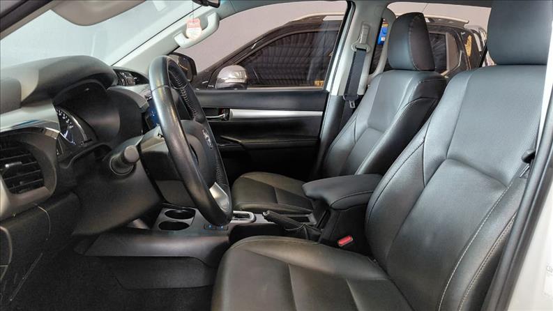  HILUX  2.8 D-4d Turbo CD SRX 4X4 4