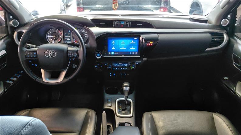  HILUX  2.8 D-4d Turbo CD SRX 4X4 10