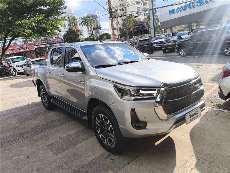  HILUX  2.8 D-4d Turbo CD SRX 4X4 