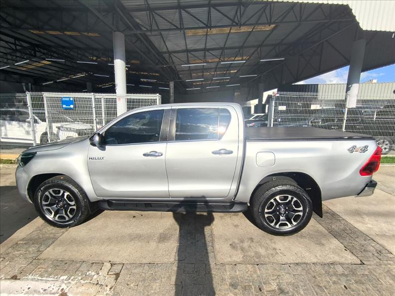  HILUX  2.8 D-4d Turbo CD SRX 4X4 2