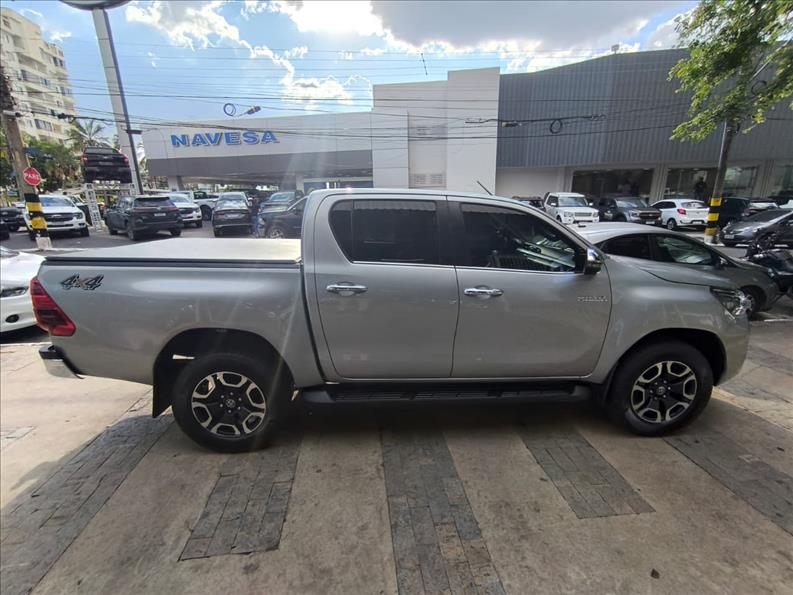  HILUX  2.8 D-4d Turbo CD SRX 4X4 3