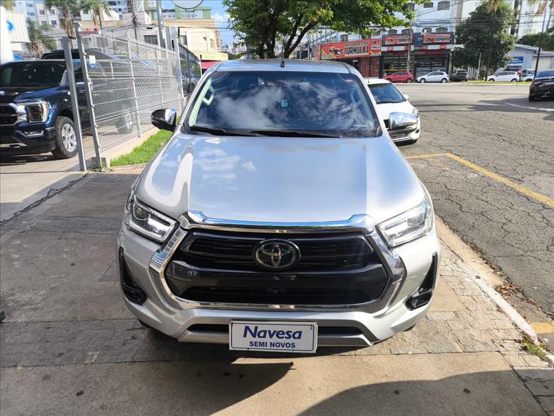  HILUX  2.8 D-4d Turbo CD SRX 4X4 4