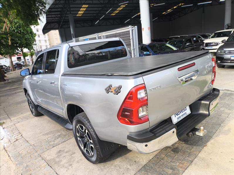  HILUX  2.8 D-4d Turbo CD SRX 4X4 5