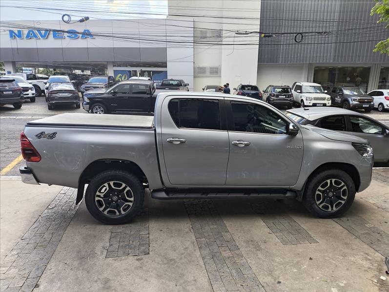  HILUX  2.8 D-4d Turbo CD SRX 4X4 7