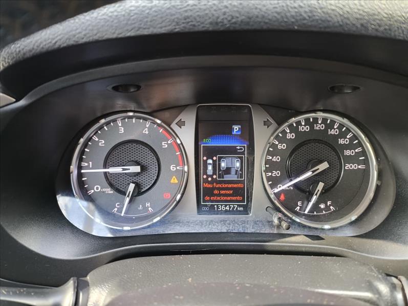  HILUX  2.8 D-4d Turbo CD SRX 4X4 11