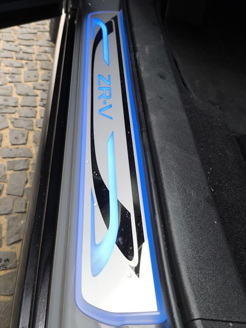  ZR-V  2.0 I-vtec Touring 7