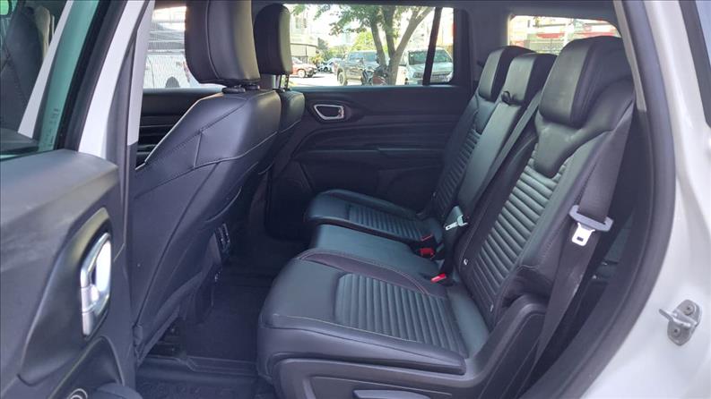  COMMANDER  1.3 T270 Turbo Longitude 11