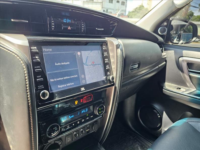  HILUX SW4  2.8 D-4d Turbo SRX 7L 4X4 10