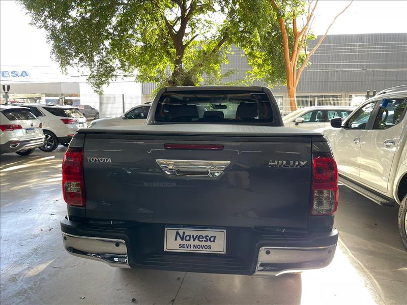  HILUX  2.8 D-4d Turbo CD SR 4X4 7