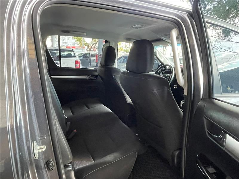  HILUX  2.8 D-4d Turbo CD SR 4X4 8