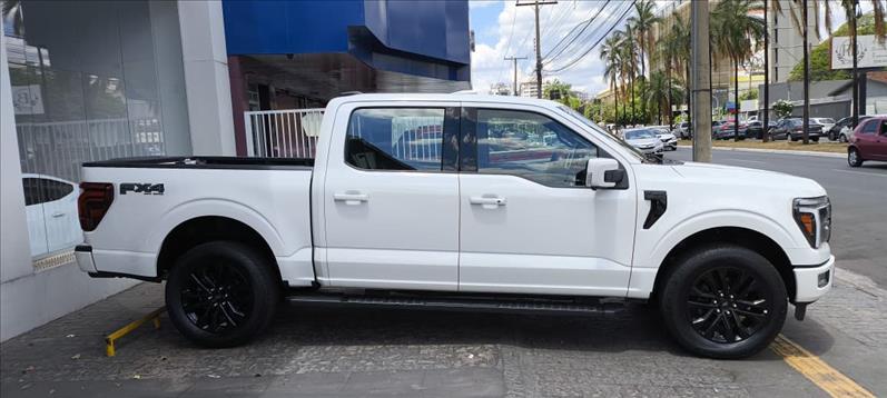  F-150  5.0 V8 CD Lariat Black FX4 2