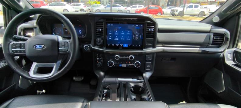  F-150  5.0 V8 CD Lariat Black FX4 8