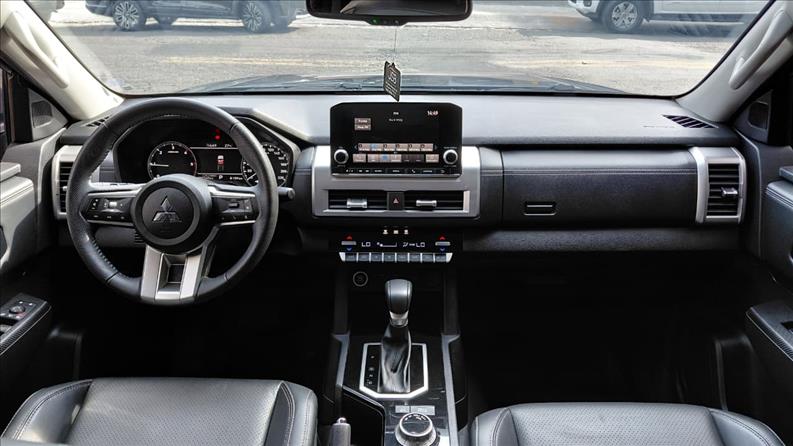  TRITON  2.4 Biturbo CD Hpe-s 4X4 8