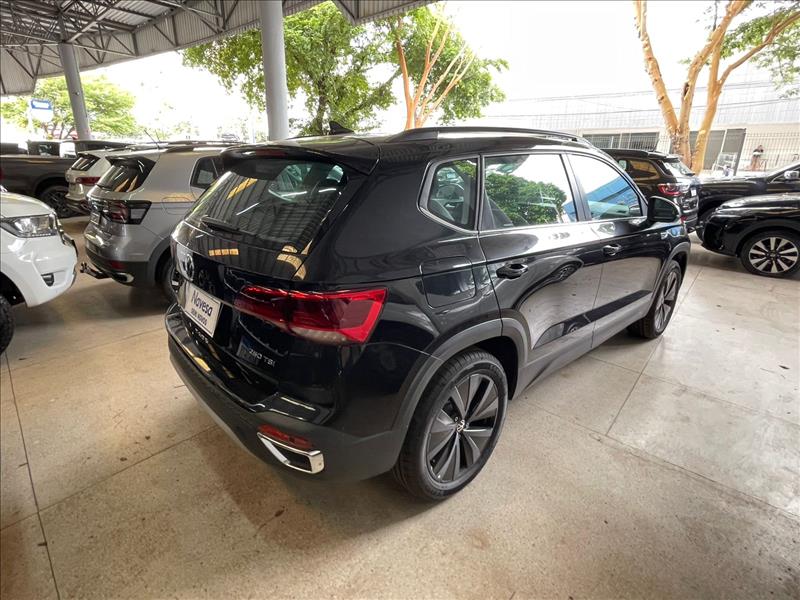  TAOS  1.4 250 TSI Comfortline 10