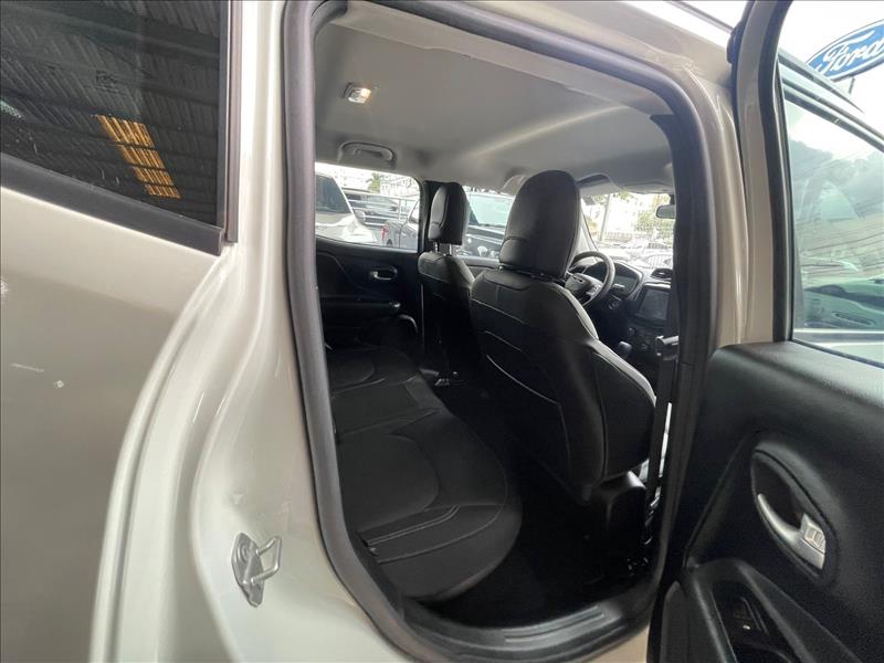  RENEGADE  1.3 T270 Turbo Longitude 11