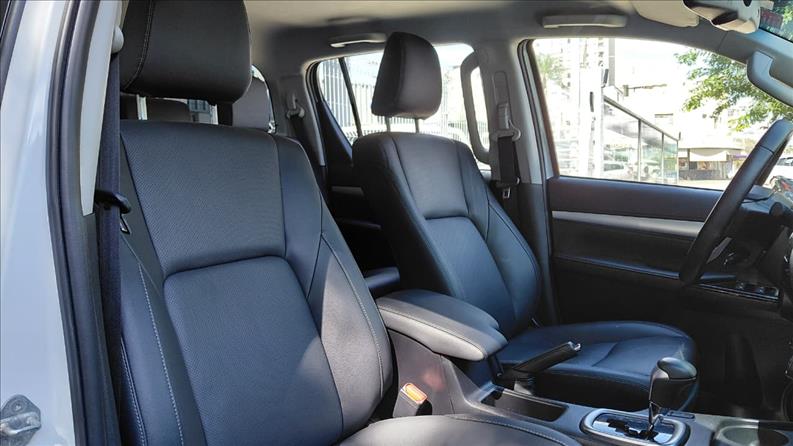  HILUX  2.8 D-4d Turbo CD SRX 4X4 10