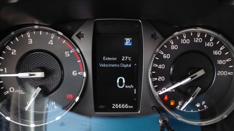  HILUX  2.8 D-4d Turbo CD SRX 4X4 12