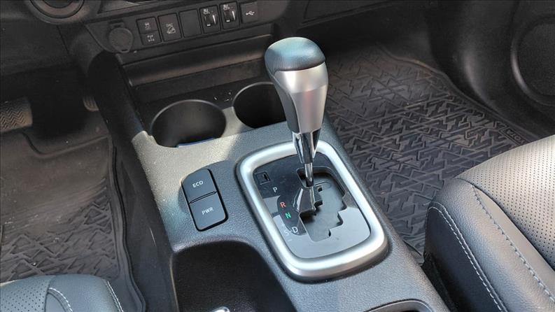  HILUX  2.8 D-4d Turbo CD SRX 4X4 8