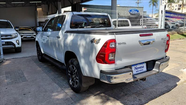  HILUX  2.8 D-4d Turbo CD SRX 4X4 2