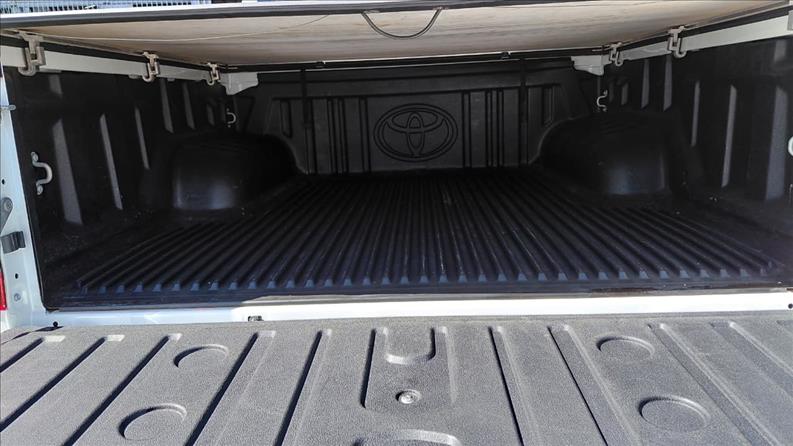  HILUX  2.8 D-4d Turbo CD SRX 4X4 14