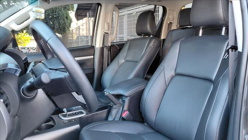  HILUX  2.8 D-4d Turbo CD SRV 4X4 5