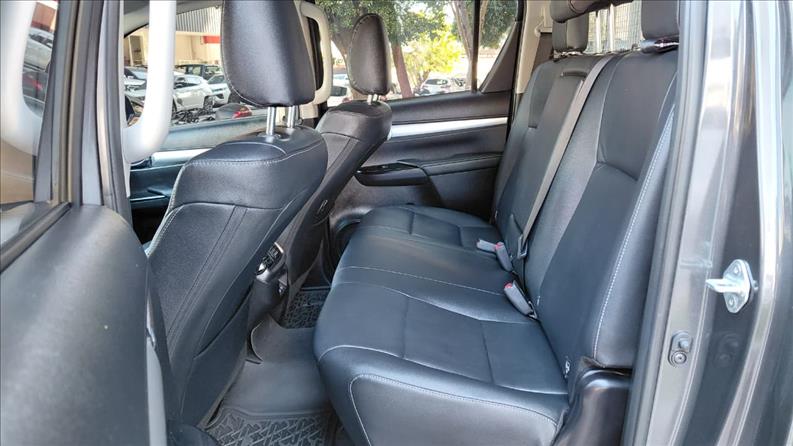  HILUX  2.8 D-4d Turbo CD SRV 4X4 7