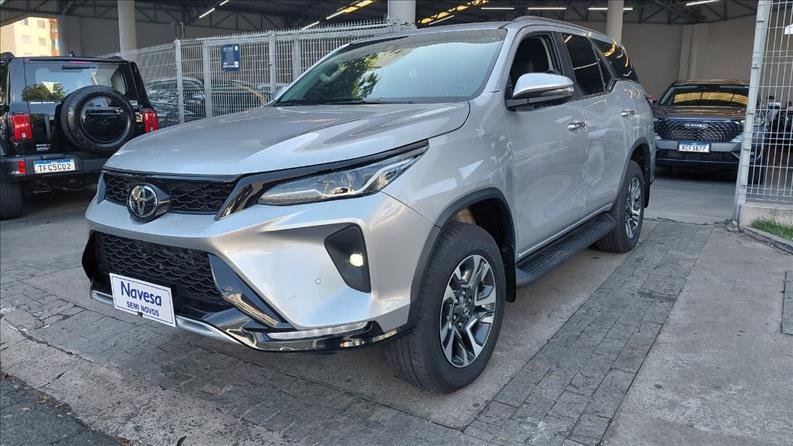  HILUX SW4  2.8 D-4d Turbo SRX Platinum 4X4 0