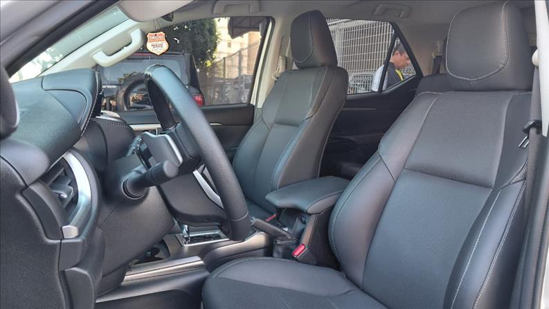  HILUX SW4  2.8 D-4d Turbo SRX Platinum 4X4 9