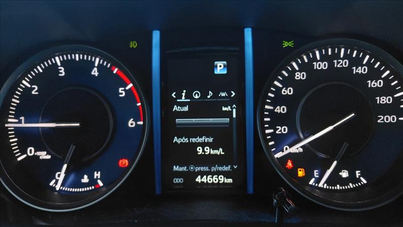  HILUX SW4  2.8 D-4d Turbo SRX Platinum 4X4 13