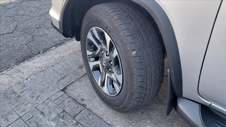  HILUX SW4  2.8 D-4d Turbo SRX Platinum 4X4 14