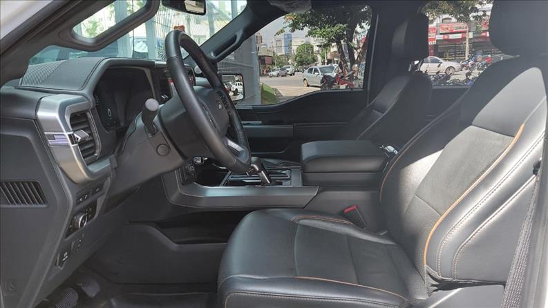  F-150  5.0 V8 CD Lariat FX4 5